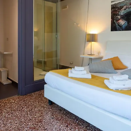 Penzion Le Stanze Di Piazza Cairoli 4*