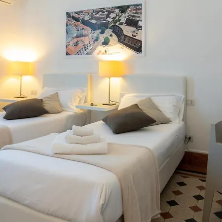 Le Stanze Di Piazza Cairoli Penzion 4*