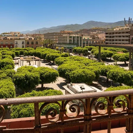 Le Stanze Di Piazza Cairoli 4*
