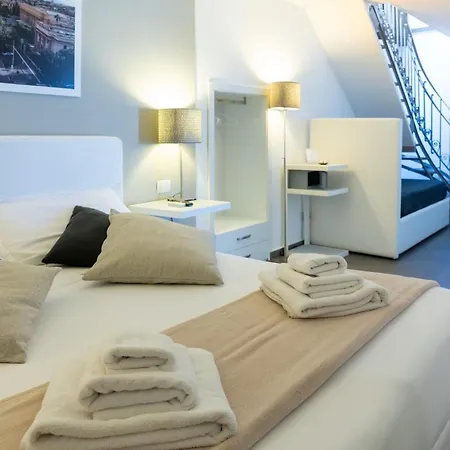 Le Stanze Di Piazza Cairoli 4* Messina