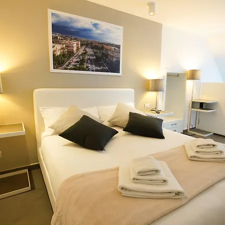 Penzion Le Stanze Di Piazza Cairoli 4*