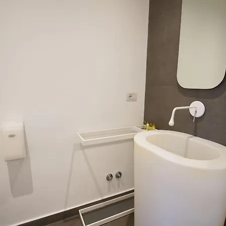 Le Stanze Di Piazza Cairoli Penzion 4*