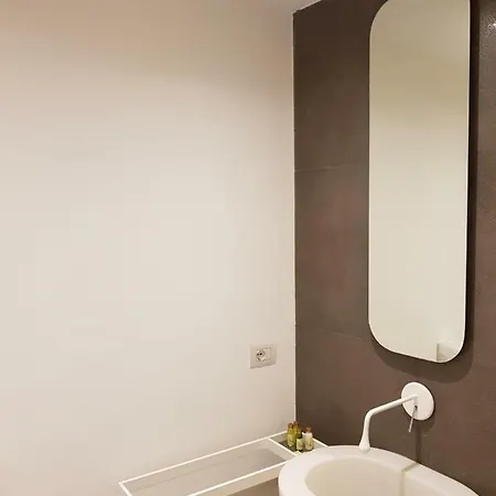 Le Stanze Di Piazza Cairoli Pensjonat 3*