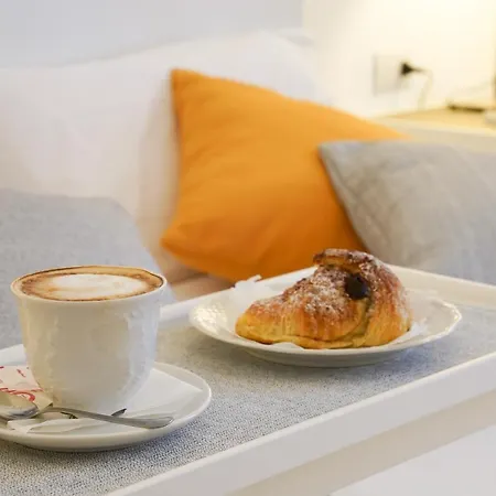 Le Stanze Di Piazza Cairoli Guest house