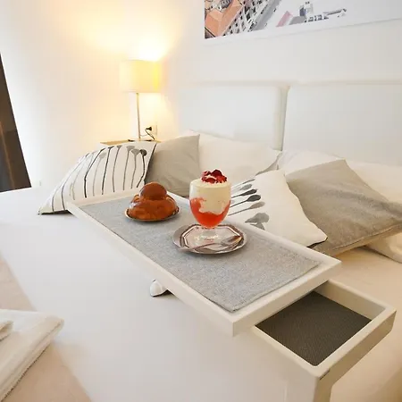 Le Stanze Di Piazza Cairoli 4*
