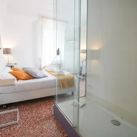 Le Stanze Di Piazza Cairoli 3* Mesyna