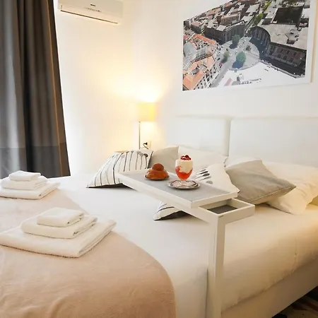 Le Stanze Di Piazza Cairoli 4*