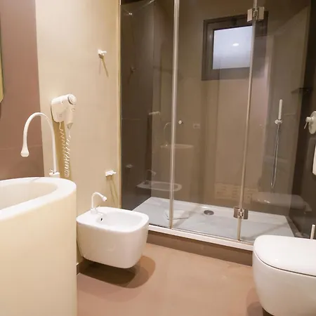 Le Stanze Di Piazza Cairoli Guest house