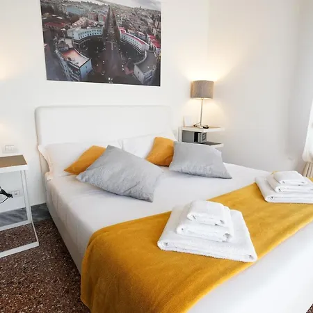 Le Stanze Di Piazza Cairoli 3*