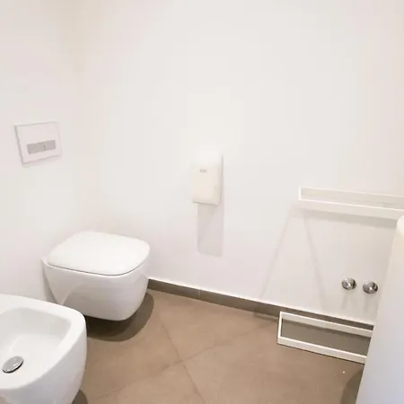 Le Stanze Di Piazza Cairoli Penzion 4*