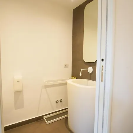 Le Stanze Di Piazza Cairoli 3* Mesyna